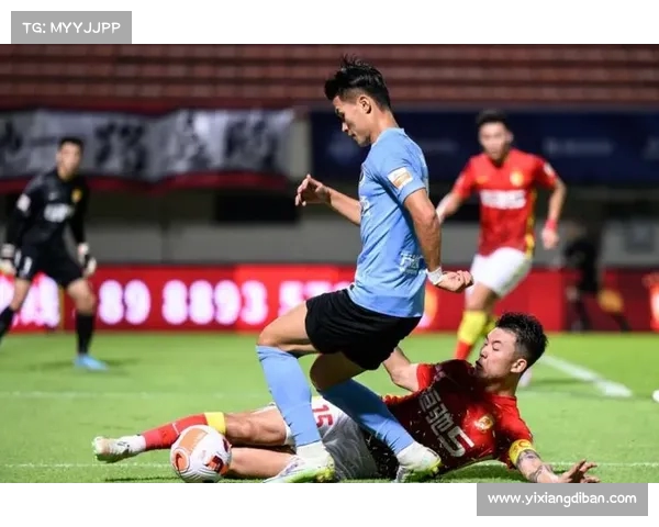 高压逼抢战术解析:如何通过强势防守掌控比赛节奏与主动权 高压逼抢战术解析:如何通过强势防守掌控比赛节奏与主动权